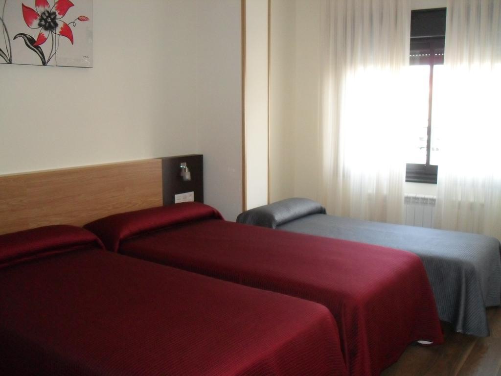 Peregrino Hotel Понтеведра Екстериор снимка